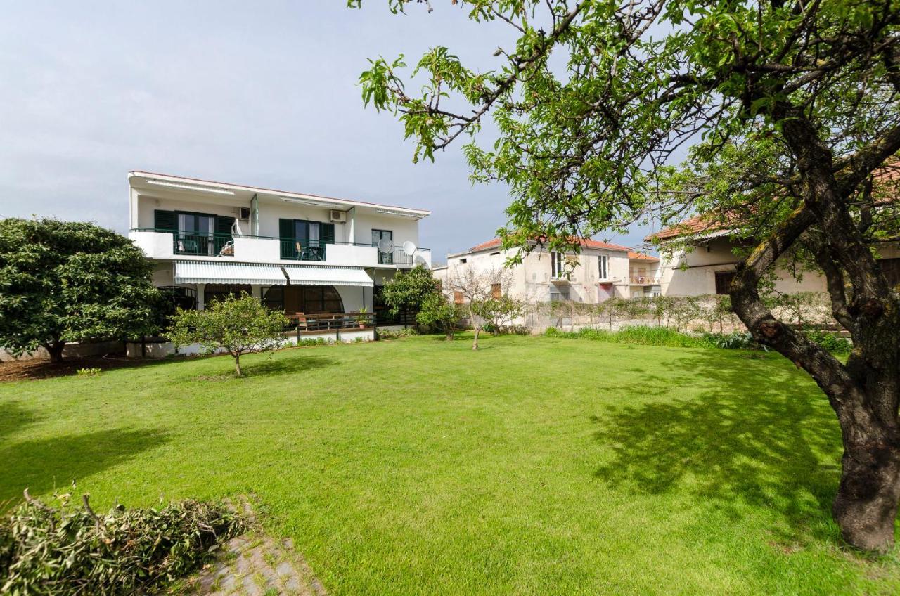 Apartments Katja Trogir Eksteriør bilde